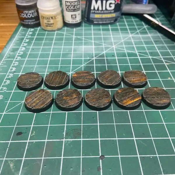 10mm Warhammer bases with a mud-covered duckboards